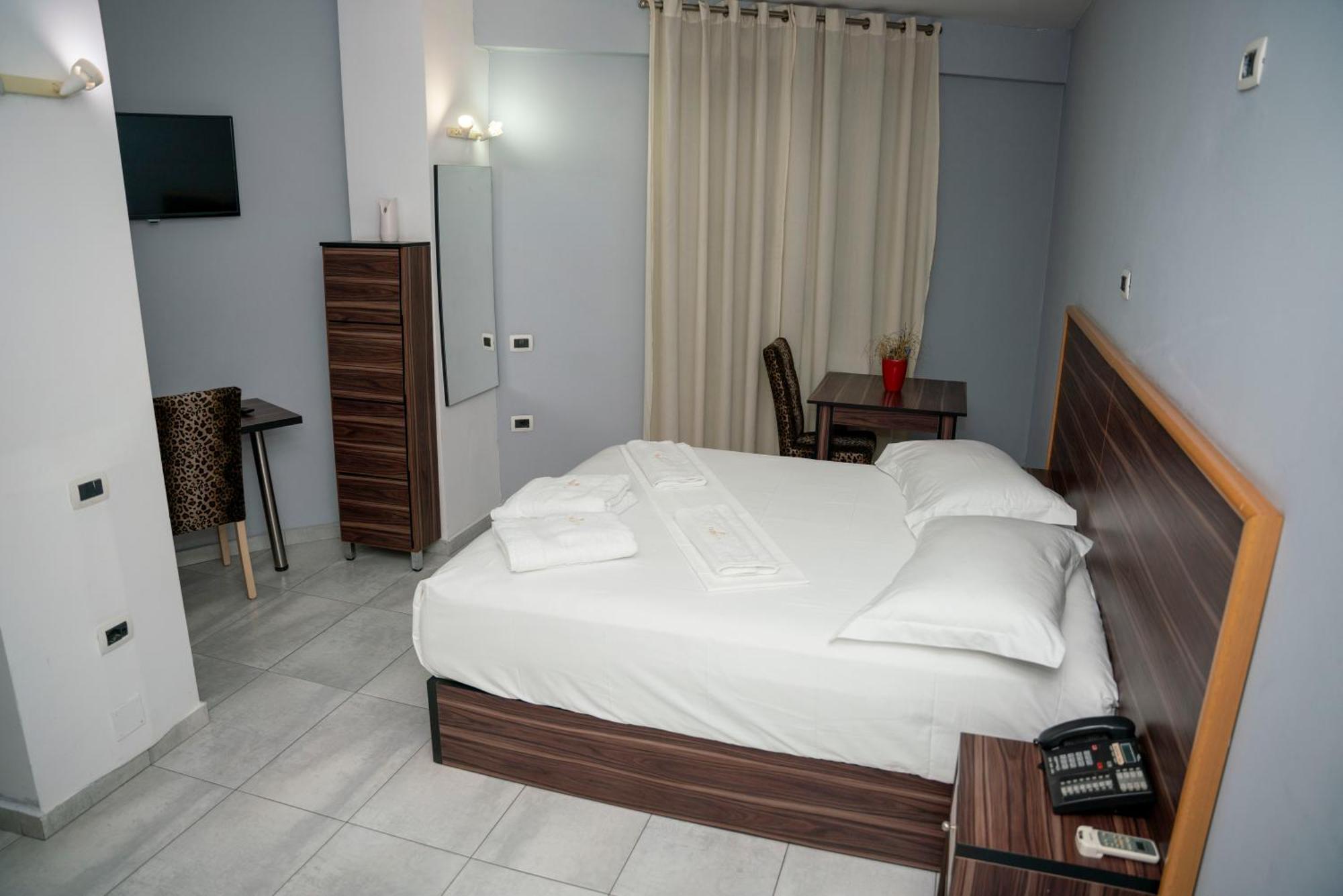 Hotel Pernoca Durres Ngoại thất bức ảnh
