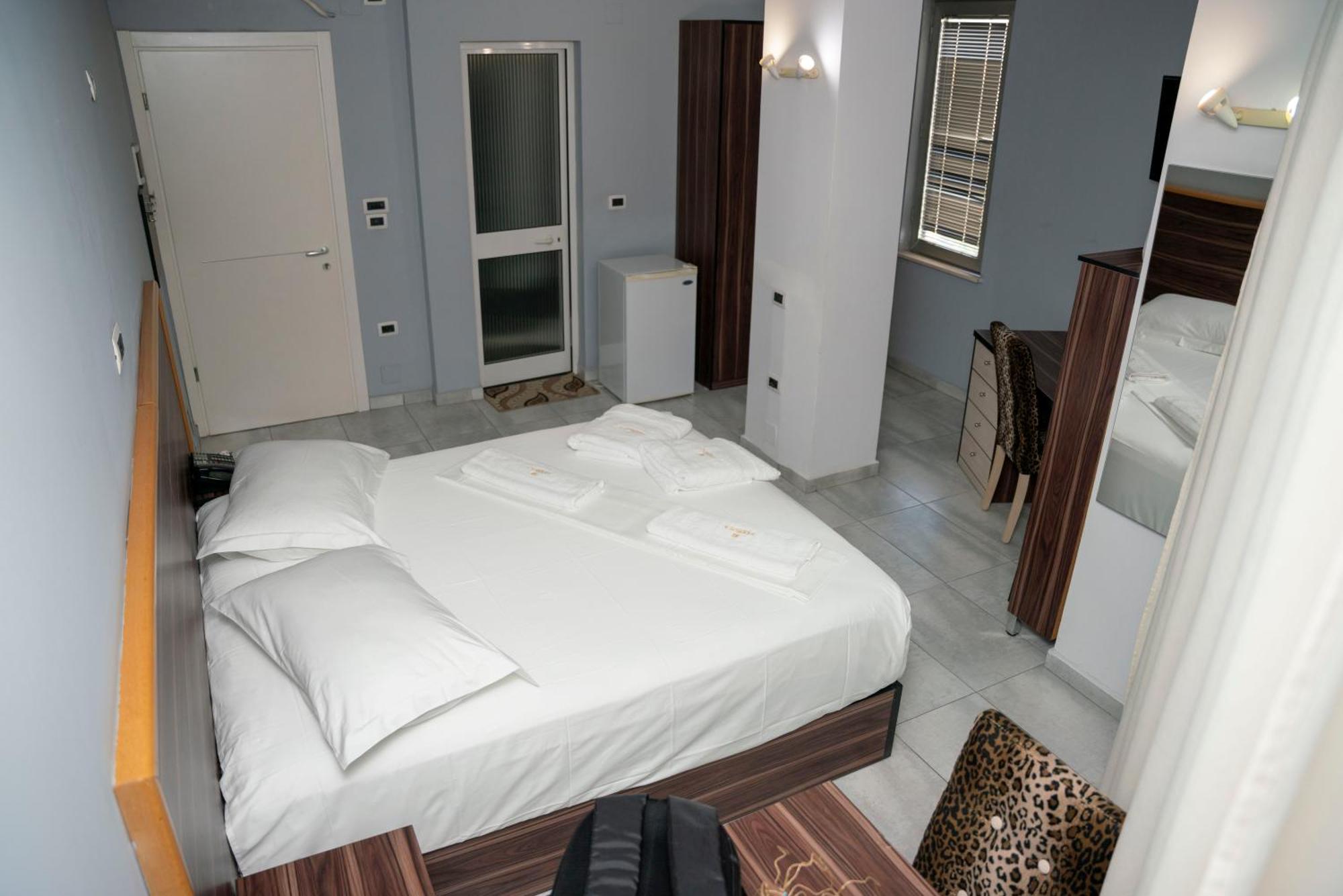 Hotel Pernoca Durres Ngoại thất bức ảnh