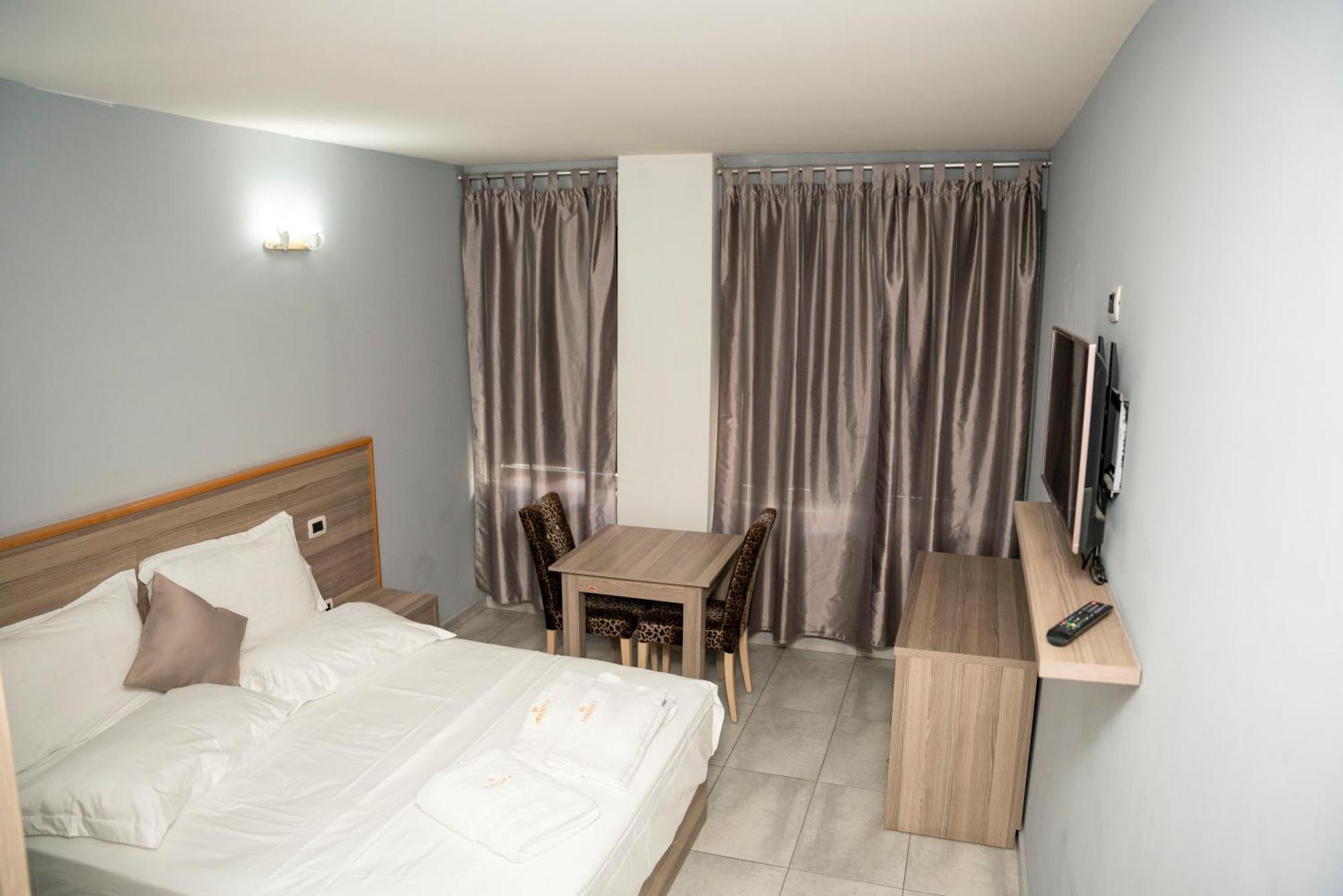 Hotel Pernoca Durres Ngoại thất bức ảnh